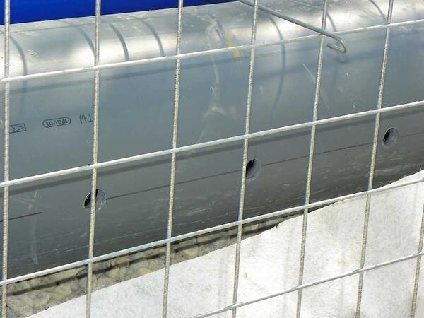 Die Löcher in der Leitung